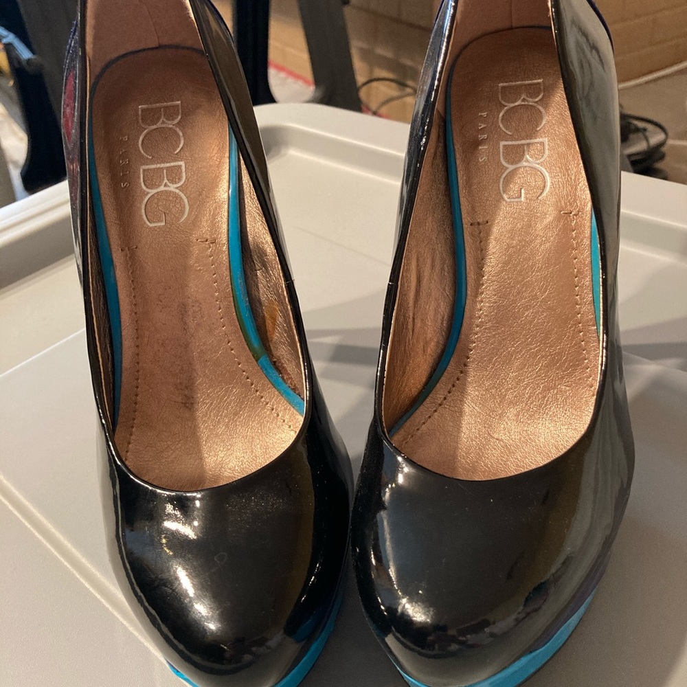 BCBG Shoes - Picture 4 of 4
